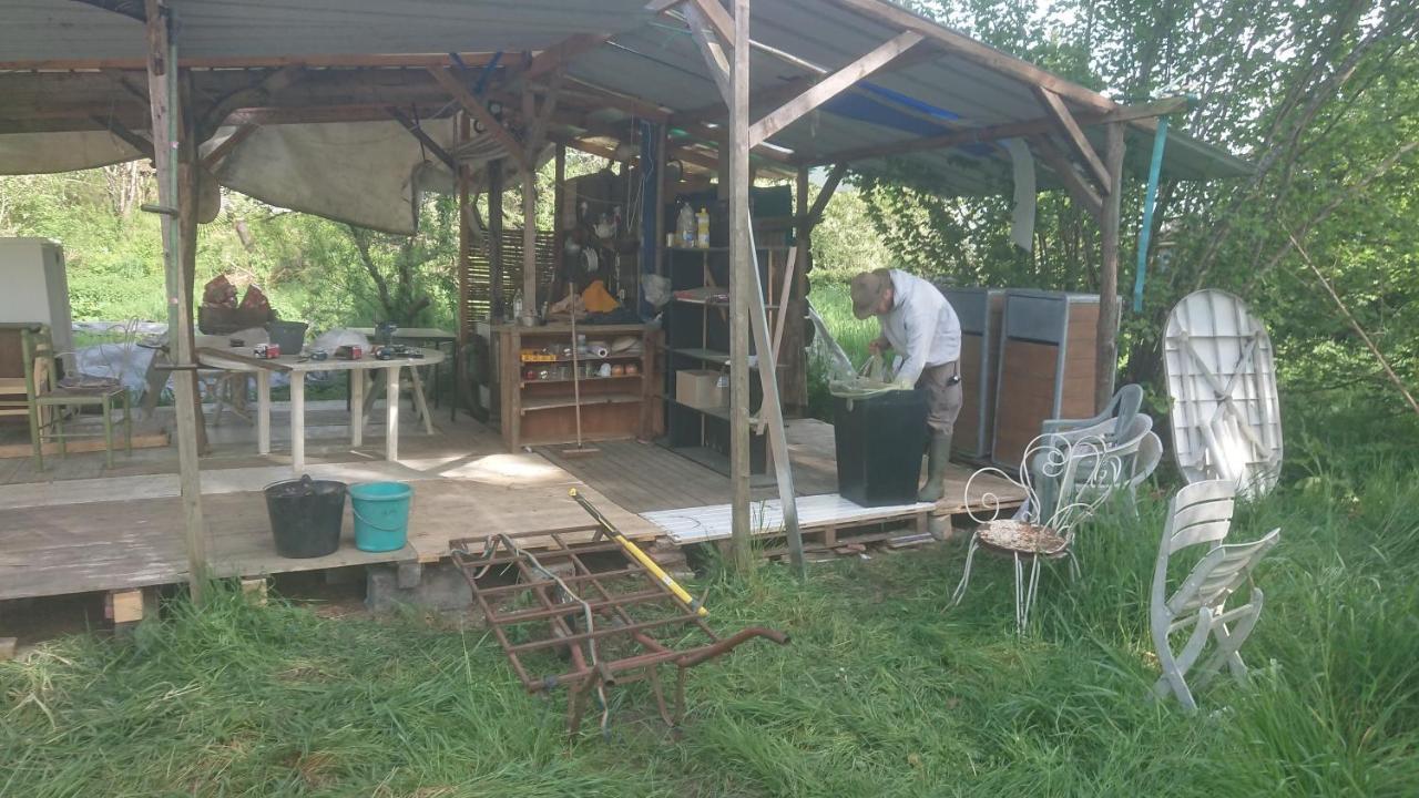 Creysse  Yourte Rustique En Permaculture מראה חיצוני תמונה